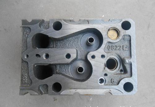 重汽發(fā)動機汽缸蓋 重汽發(fā)動機汽缸蓋